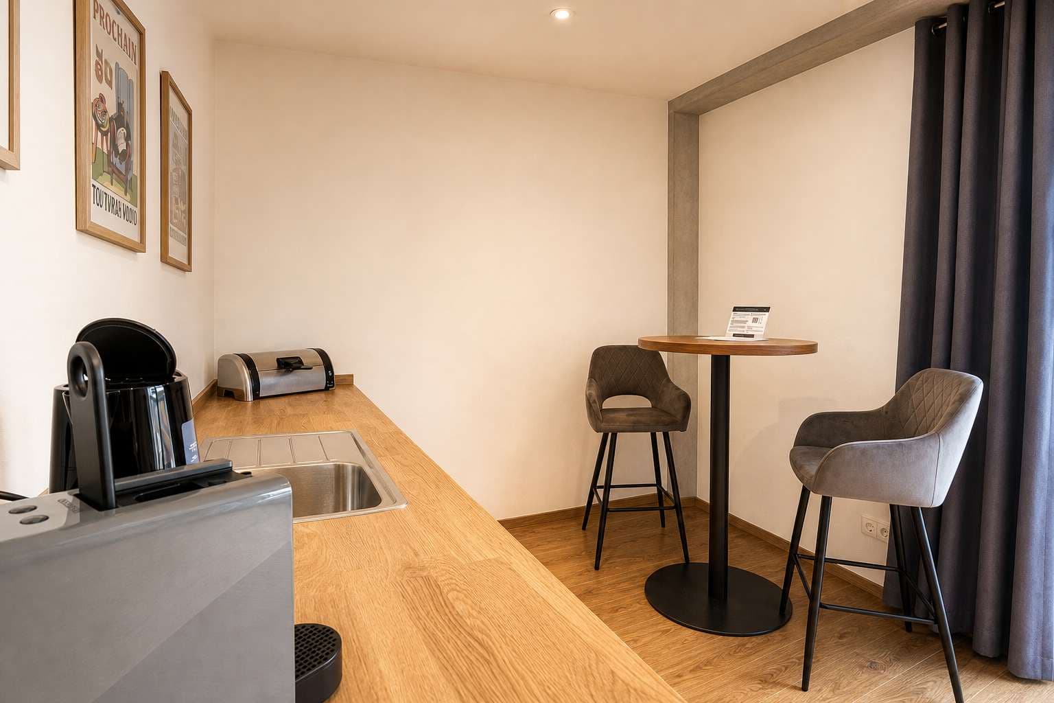 L-Mobile Sulzbach — Modernes Smartment (Doppelzimmer) - Photo 1